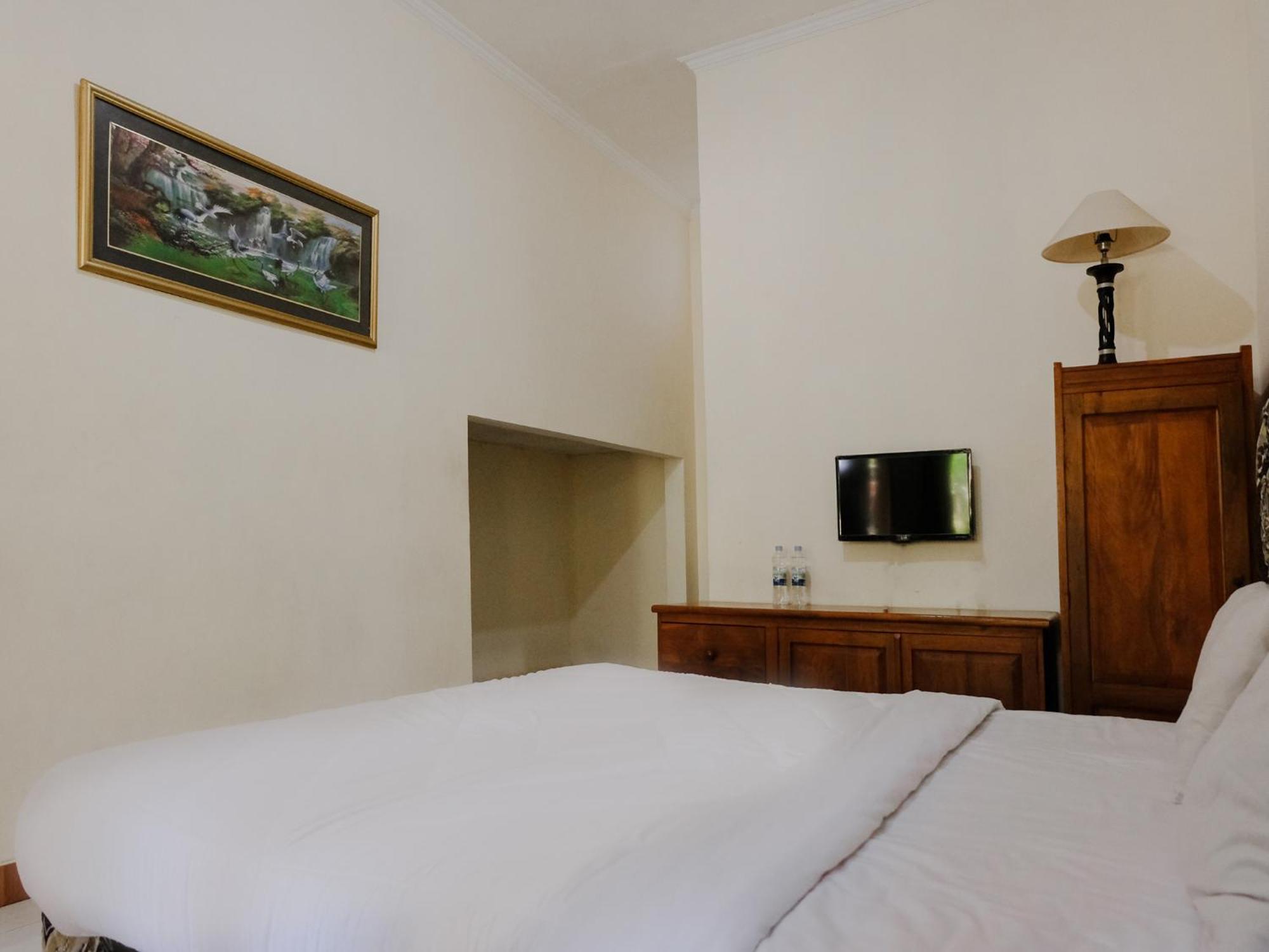 Hotel Mahkota Plengkung By Ecommerceloka Баньюванги Номер фото