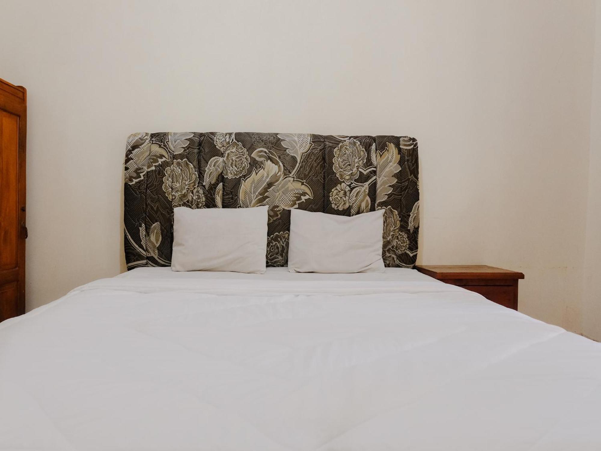 Hotel Mahkota Plengkung By Ecommerceloka Баньюванги Номер фото