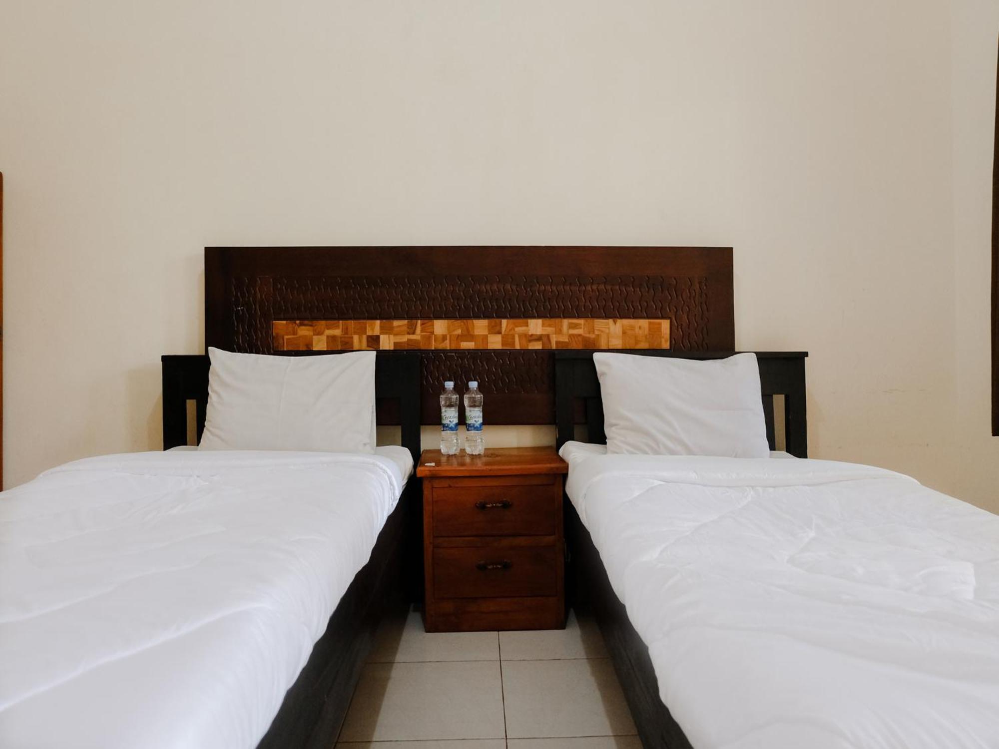 Hotel Mahkota Plengkung By Ecommerceloka Баньюванги Номер фото
