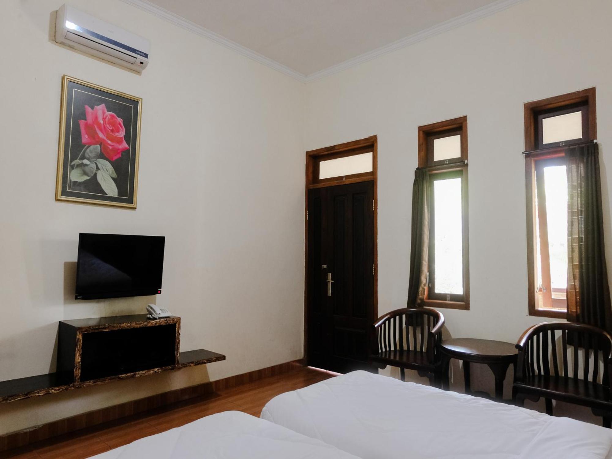 Hotel Mahkota Plengkung By Ecommerceloka Баньюванги Номер фото