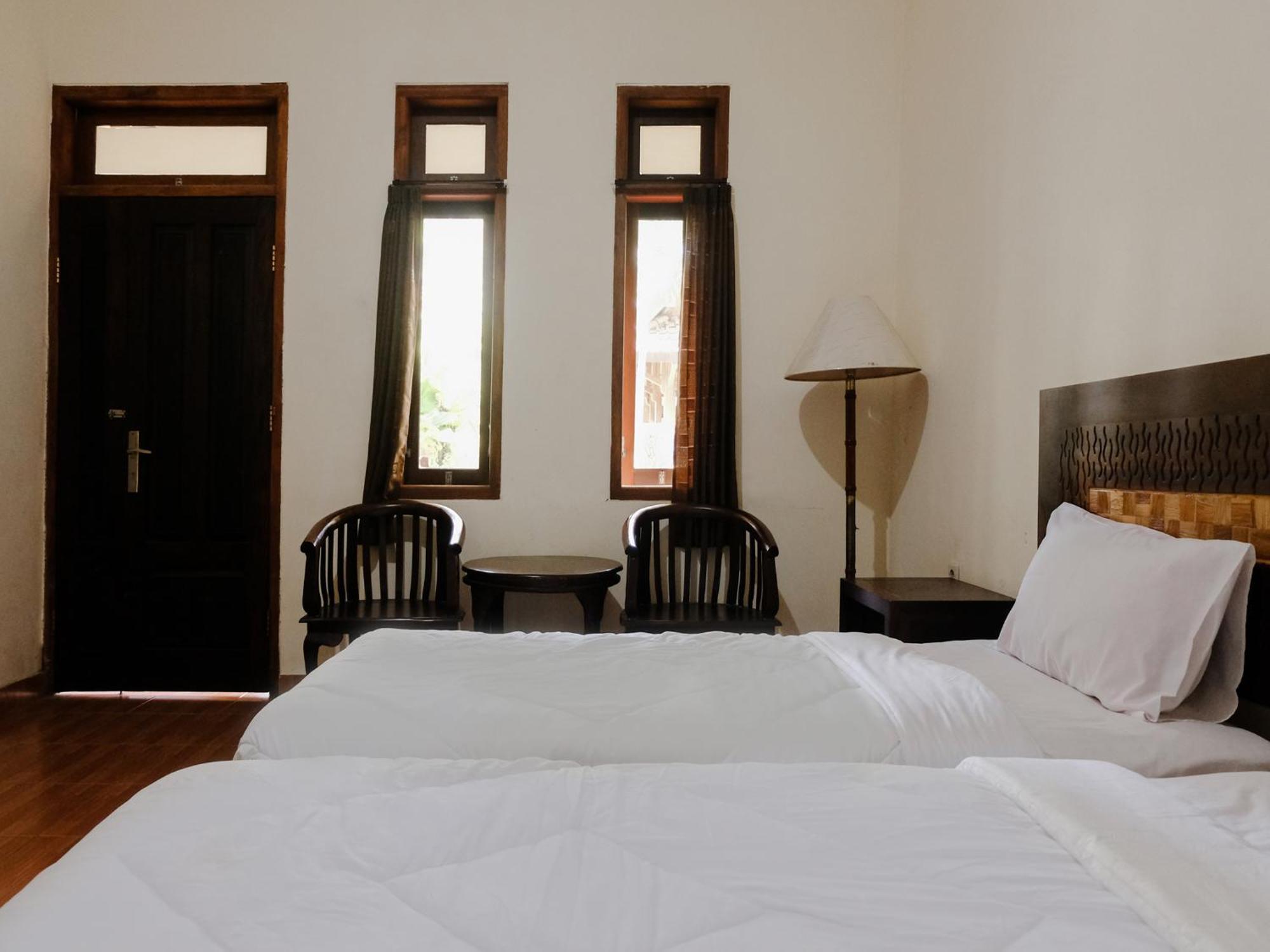 Hotel Mahkota Plengkung By Ecommerceloka Баньюванги Номер фото