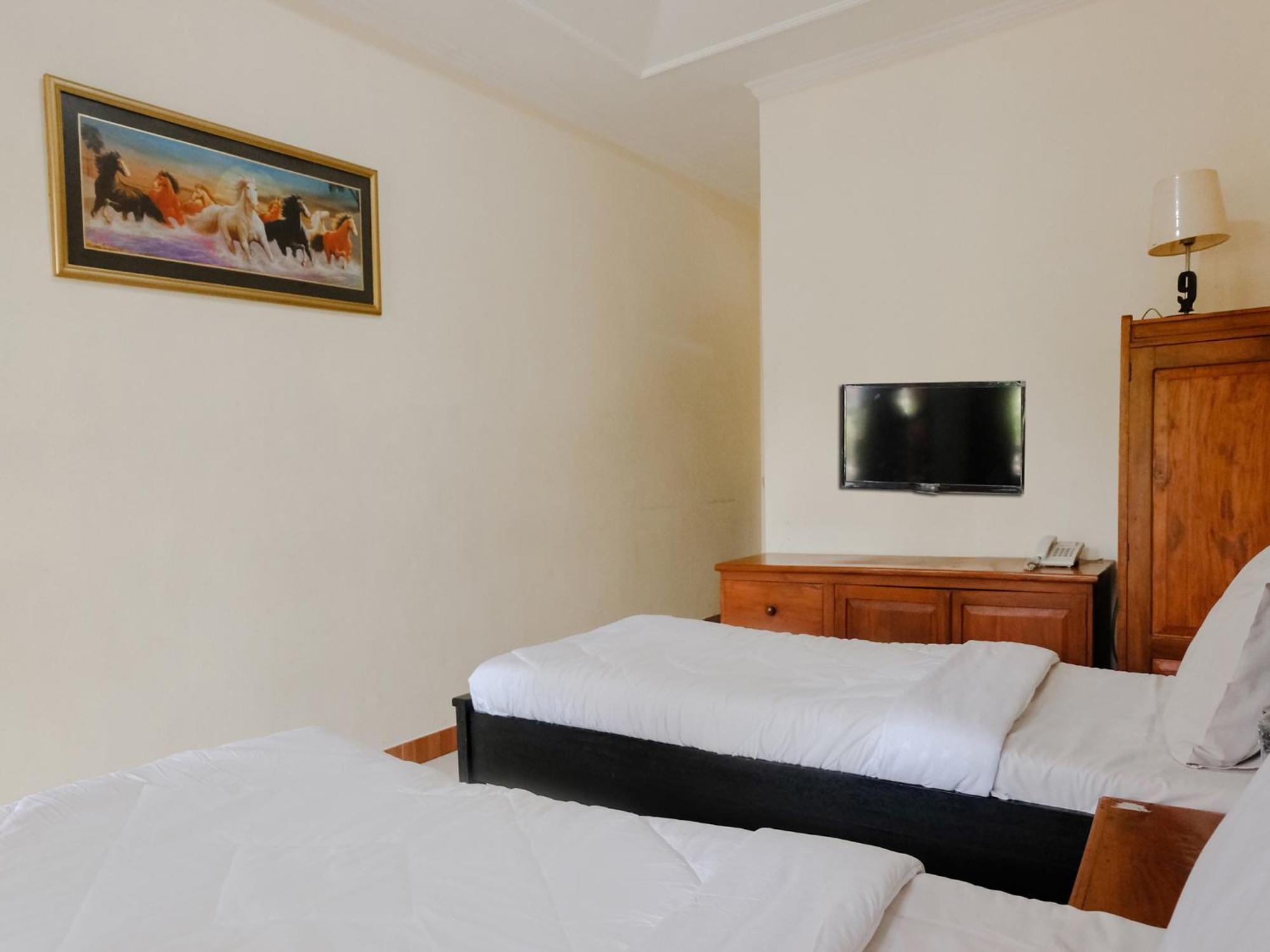 Hotel Mahkota Plengkung By Ecommerceloka Баньюванги Номер фото